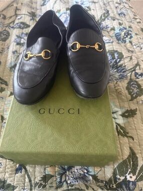 Gucci Black Leather Loafers with Gold Horsebit